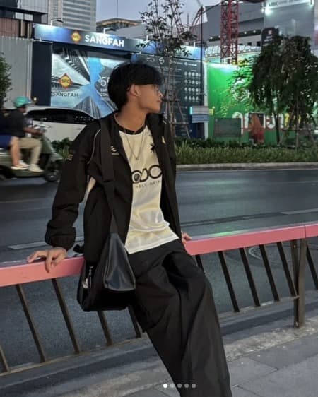 TIKTOK : @earena.saturday